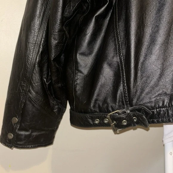 Men’s vintage Wilson, 100% leather biker, buckle jacket - Picture 8 of 11
